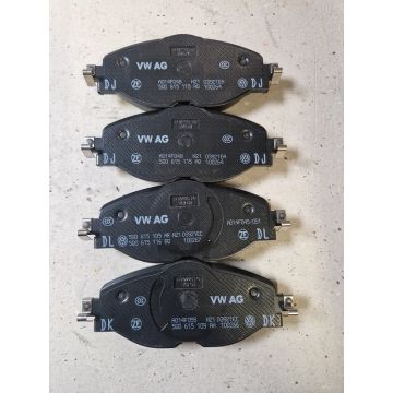 Brake pad set Front original VW Audi Skoda Seat 5Q0698151AM